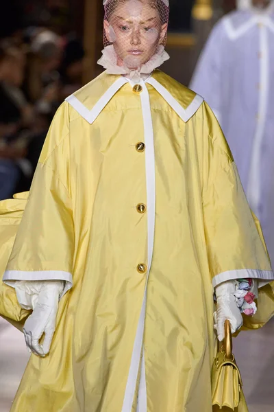 Look 64
